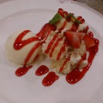 カフェ 英國屋 - [料理] オリジナルショートケーキ (苺)￥650 全景♪ｗ