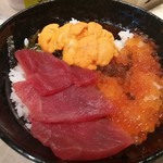 若狭家 - うに・まぐろ・いくら丼　１３５０円