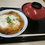 かつや - かつ丼(竹)¥702と、とん汁(大)¥172