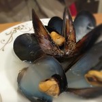 宮島産 ムール貝の白ワイン蒸し