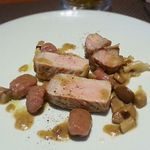 リストランテ ペガソ - スペイン産黒豚の炭火焼き ノーザンルビーのニョッキとキノコソース