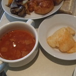 United Club Lounge - 