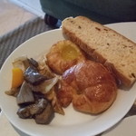 United Club Lounge - 