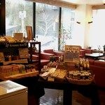 モルデンの湯ラビスタ 安比高原 - お土産コーナーからロビー♪