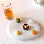 ピエール・ガニェール - 【プチフール】さらにシメのプチフール＆アイスハーブティー