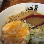 麺匠 中うえ  - 雲丹豚骨らーめん(800円)スープ