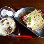 そば処　長尾根 - シフォンケーキのセット。