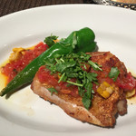 フォーチュンガーデンキョウト - 鶏もも肉のロースト トマトサルサと夏野菜