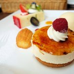 キャラメル・ママ - ケーキ２種盛り（シブーストほか）