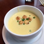 U Gastronomy & Lounge - 