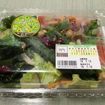 成城石井 - 料理写真:平成28年7月11日17品目の彩りバランスサラダ379円税別