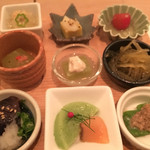 笹組 調整 - 右上からトマト、そうめん瓜、モロッコいんげん、とうもろこし、蓮芋、胡瓜、玉葱、冬瓜、茄子（2016年7月）