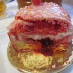 アヴランシュ・ゲネー - マカロンケーキの断面きれいに撮れなかった。