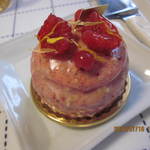 アヴランシュ・ゲネー - マカロンのケーキ