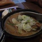 扇家 - モツ煮込み