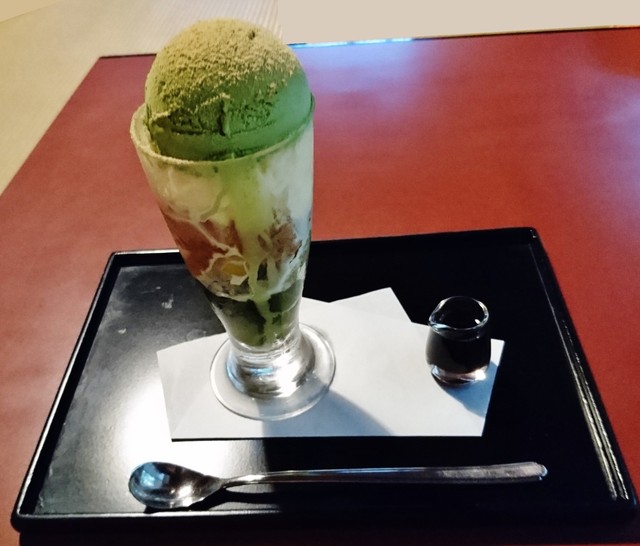 Parfait bánh warabimochi matcha