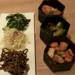 よろにく - 前菜　ナムル３種、キムチ３種