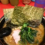 家系総本山 ラーメン 吉村家 - ラーメン(670円)