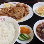 自由軒 - 焼肉定食