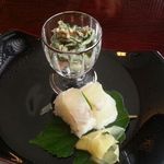 割烹 新多久 - 胡瓜の胡麻和え、イナダの棒寿司