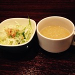 ノック オン ウッド - ランチのサラダとスープ