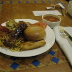 The Buffet - 【ランチビュッフェ】（20.99＄）ベーグルやチキンなどチョイス。盛り方が雑…(;´･ω･)