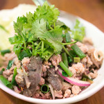 東京タイ料理 - 2016.7 ラープイサーン（840円）豚モツの香草和え