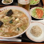 Honkontei - 五目麺のランチ