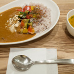 T'sたんたん - マサマンカレー(スープ付き)：880円／2016年7月