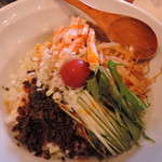 嫁が食った「冷やし担々麺」800円