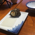 Uratani Ryokan - 焼く用のサザエとイカ