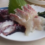 魚正 - ・さしみ定食 1300円　刺身、萎びて見えるのは余分な水分をきっちり落としているから