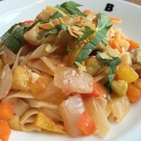 バローロ - 夏野菜とバジルのタリアテッレ