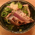 OSAKA 酒場 あじひと - 突き出しの鰹のタタキ