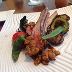 ラシェット M - 2016年6月：ランチコース(\2800+税)…相方が頼んだニュージーランド産の子羊のロースト(別途+\1200)