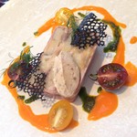 2016年6月：ランチコース(\2800+税)…イカスミのおこげ（？）が美しく飾られています