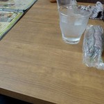USHIKU GARDEN Bread＆Cafe farm - テーブルは木製
