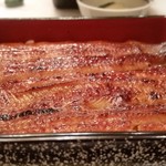 鰻割烹 伊豆栄 本店 - うな重（梅）