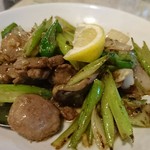 竹海 - 牛タンとセロリの炒め物