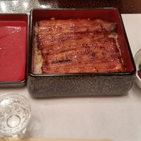 鰻割烹 伊豆栄 本店 - うな重（梅）