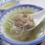 牛舌の店 多津よし - テールスープにはトロトロのテールがタップリ！