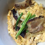 kissaco - ランチメニュー、燻製親子丼。