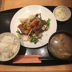 新潟バル 醸造屋 - 和牛サイコロステーキ定食900円