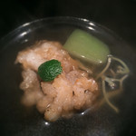 くろぎ - 揚げた鱧と冬瓜、蓴菜の腕もの