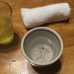 Bodaiju - 最初に冷たい緑茶で、食後にもおしぼりと共に昆布茶が出ます。