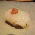 すし家 - 白エビ　鯛の酒盗のせ