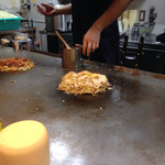 Okonomiyaki Hirano - アリーナ席（カウンター席）からの風景〜。