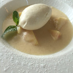 サラマンジェ ド ヨシノ - 桃のコンポートと自家製バニラアイス