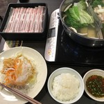 しゃぶ葉 - 平日ランチ999円のです。（手前が自分側です）