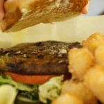 Mahaloha Burger - 中はこんな感じ